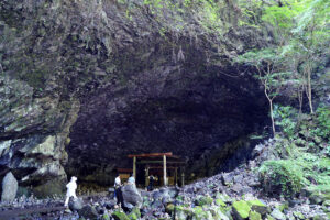 天安河原